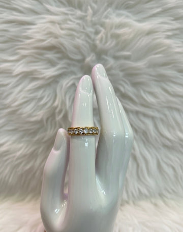 Gold stone ring